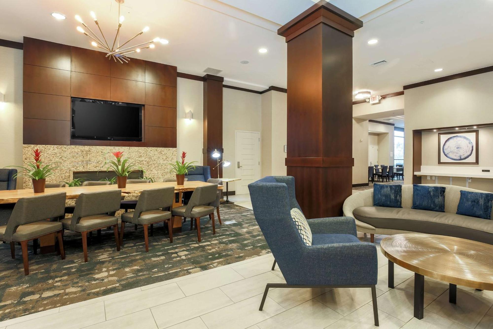 Hilton Garden Shirlington 3*